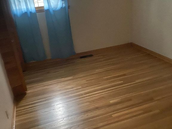 4th image of 3812 Crouch Dr