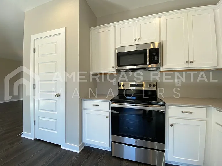 145 White Oak Cir — Photo 5