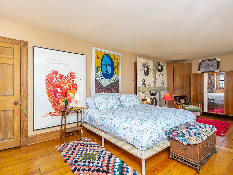 57 Jobs Ln — Photo 5