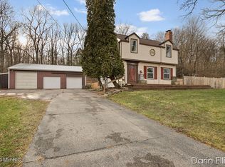 649 W Riverside Dr, Ionia, MI 48846