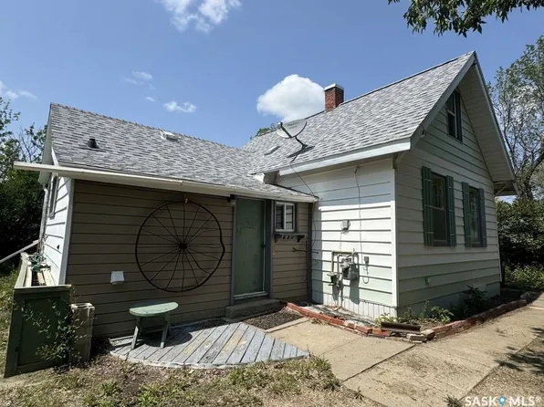 114 3rd Avenue, Climax, SK S0N 0N0