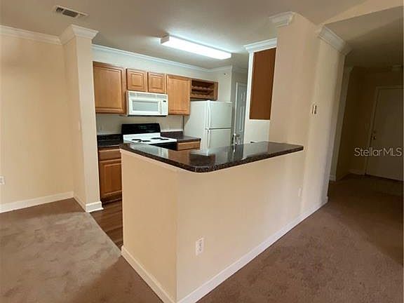 3rd image of 18121 Sterling Gate Cir