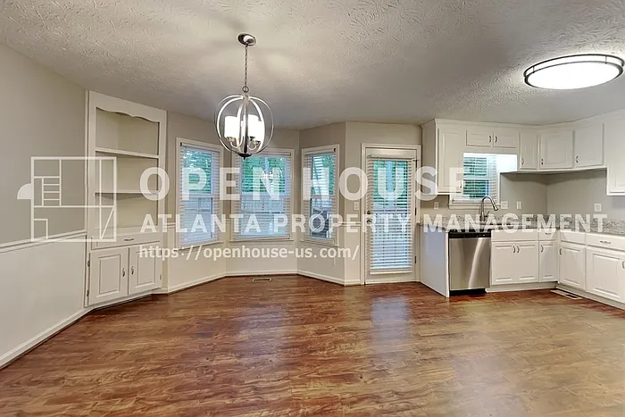 600 Glendale Forest Dr — Photo 7