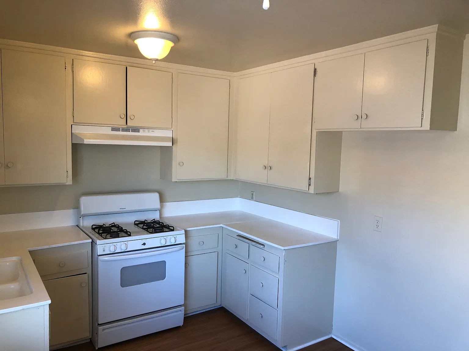 2 bed, 1.5 bath, 1095 sqft, $2,200 — Photo 4