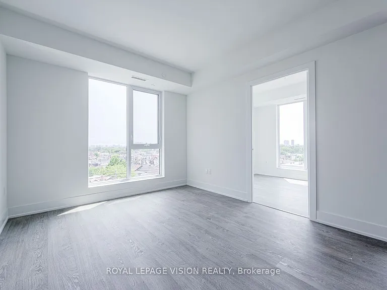 858 Dupont St #604 — Photo 15