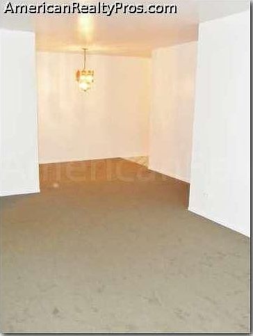1st image of 5909 N Kenmore Ave APT 510