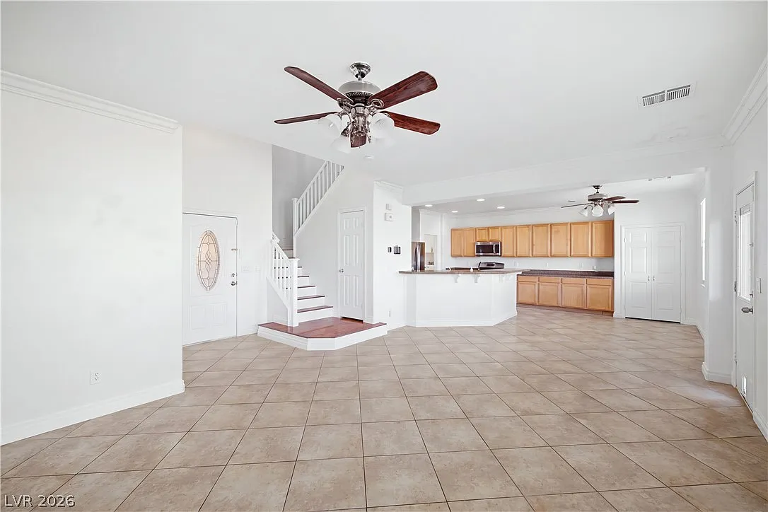 4 bed, 2.5 bath, 1886 sqft, $2,195 — Photo 4