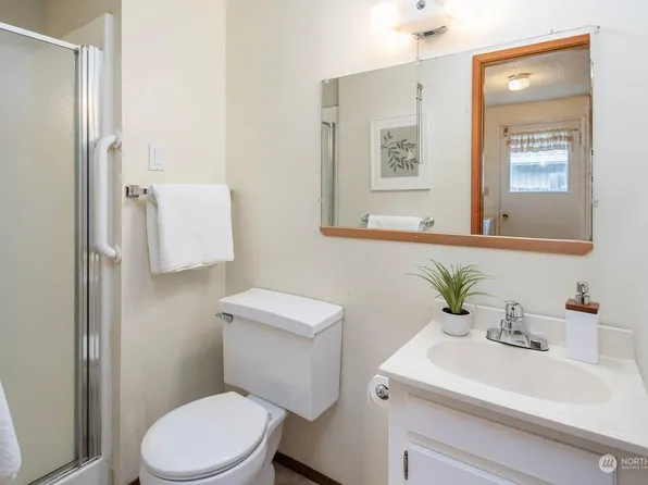 17002 NE 23rd Pl, Bellevue, WA 98008