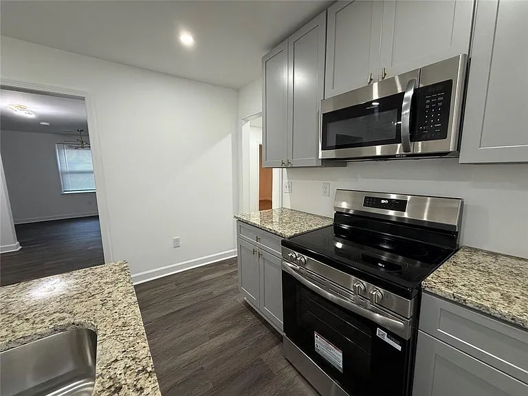 1040 Palmetto Ave SW — Photo 6