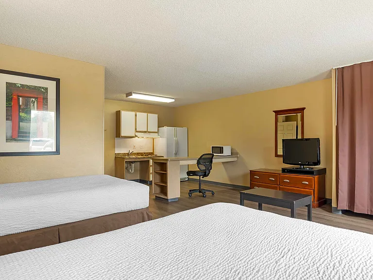 Studio Suite - 2 Full Beds