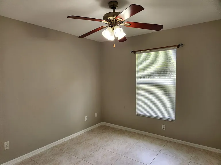 567 Charwood Ave S — Photo 16