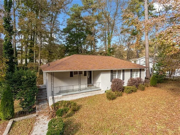 2720 Stonecreek Rd SE — Photo 33