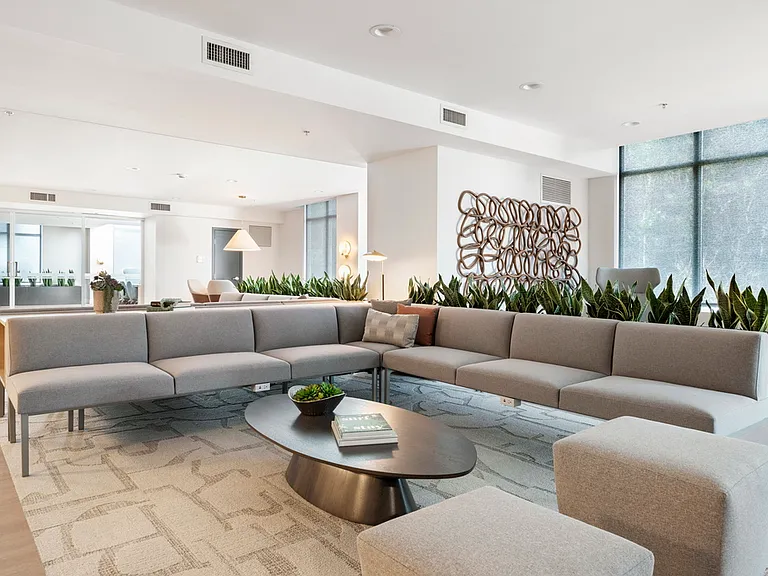 Vantage Pointe — Photo 26