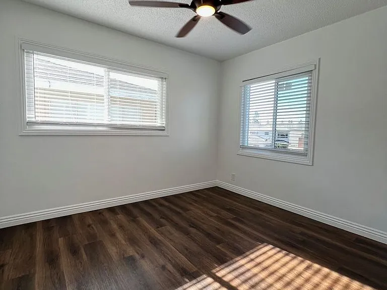 10222 S Dixon Ave — Photo 6