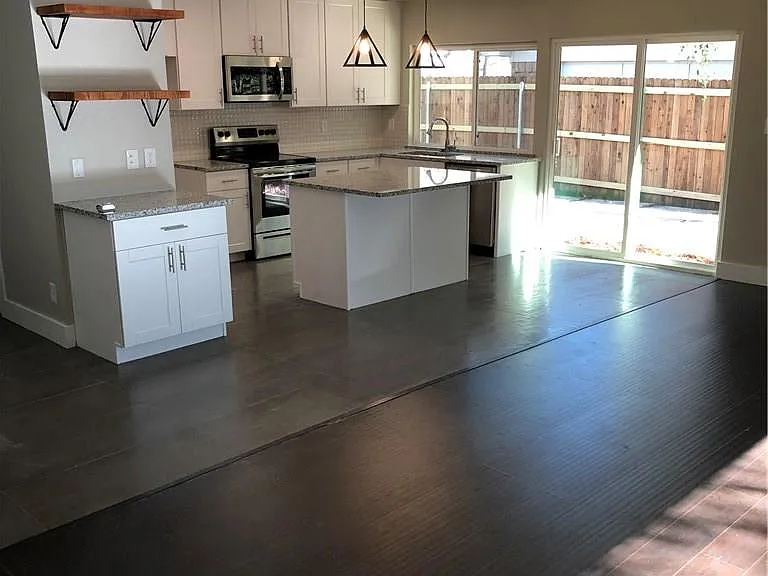 1531 Camelia Dr — Photo 3