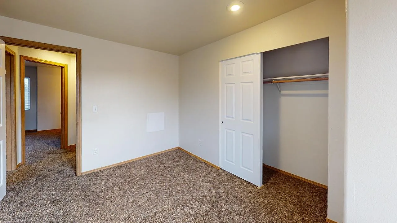 3 bed, $1,595 — Photo 4