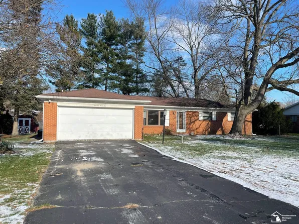 1392 Tennyson Dr, Temperance, MI 48182