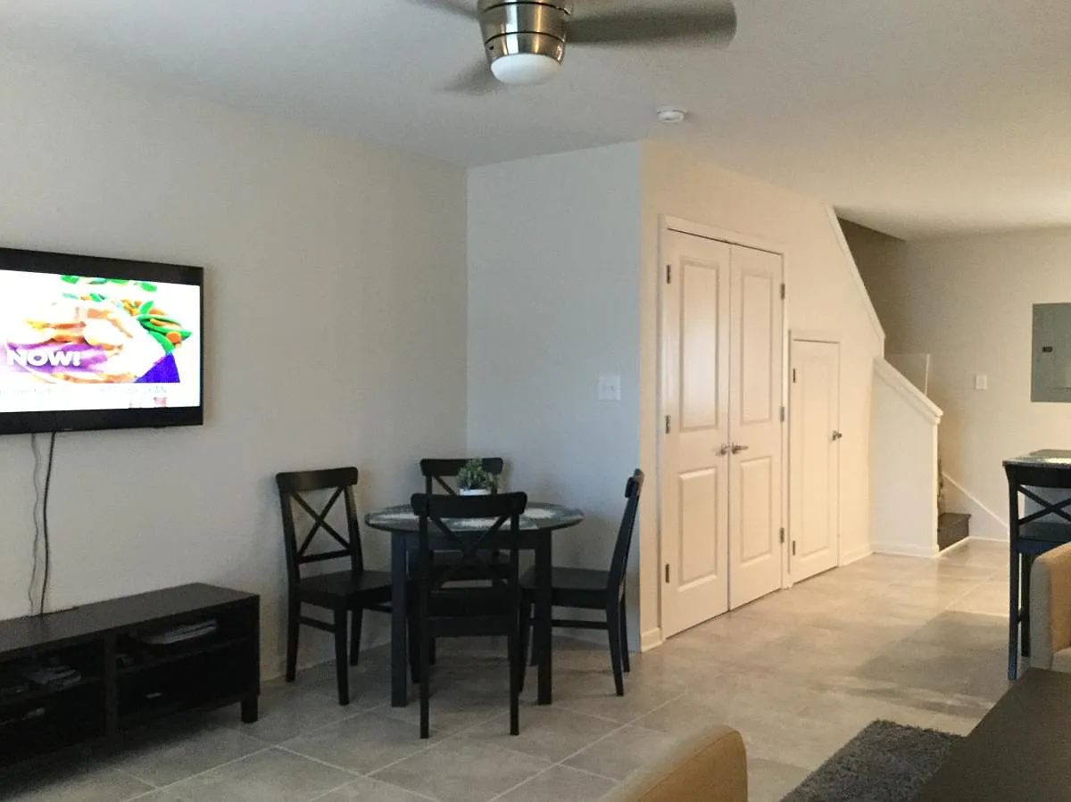 107 N Homer Street — Photo 2