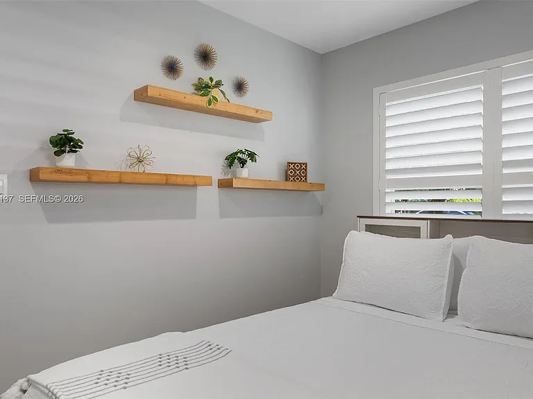 230 SW 12th Ave — Photo 33