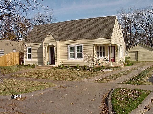 1st image of 1343 Vine St