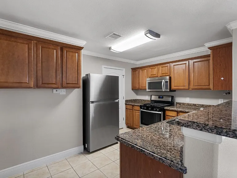 3417 Savage Springs Dr — Photo 9