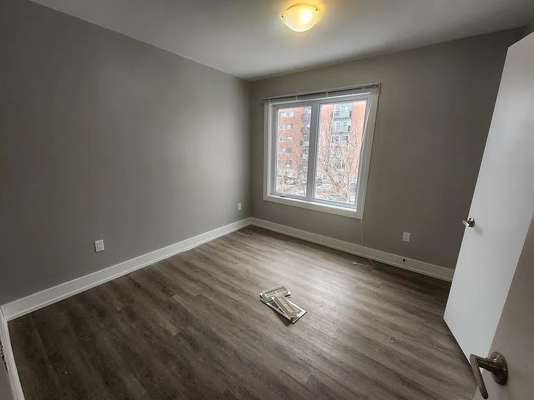 444 Cambridge St S — Photo 10
