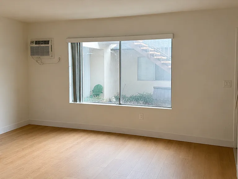 1500 Eastpark Dr #3 — Photo 3