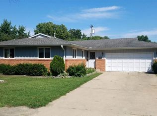 1516 S 6th St, Pekin, IL 61554