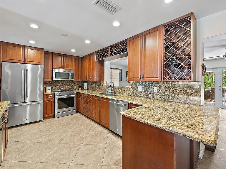 409 Lighthouse Dr — Photo 10
