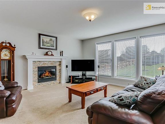 4th image of 4407 N 122nd Ter