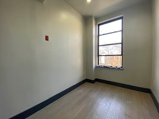 Rented by Yup Realty LLC | media 32