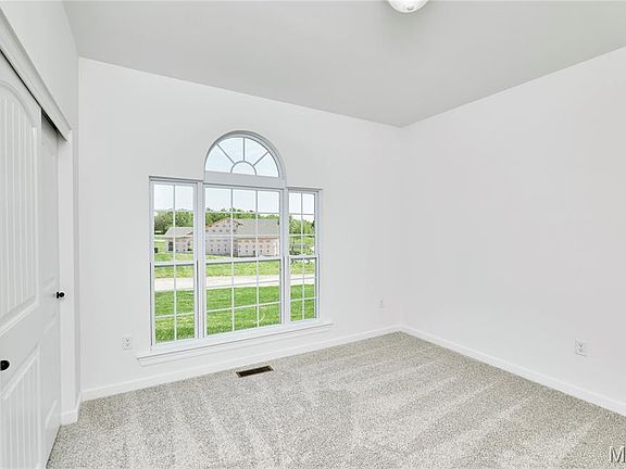 4th image of 10 Canyon Creek Ct