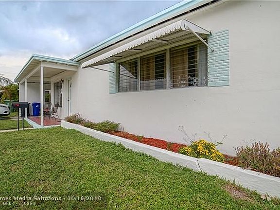 3rd image of 827 SW 26th Ct