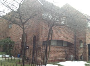 823 S Racine Ave #823, Chicago, IL 60607