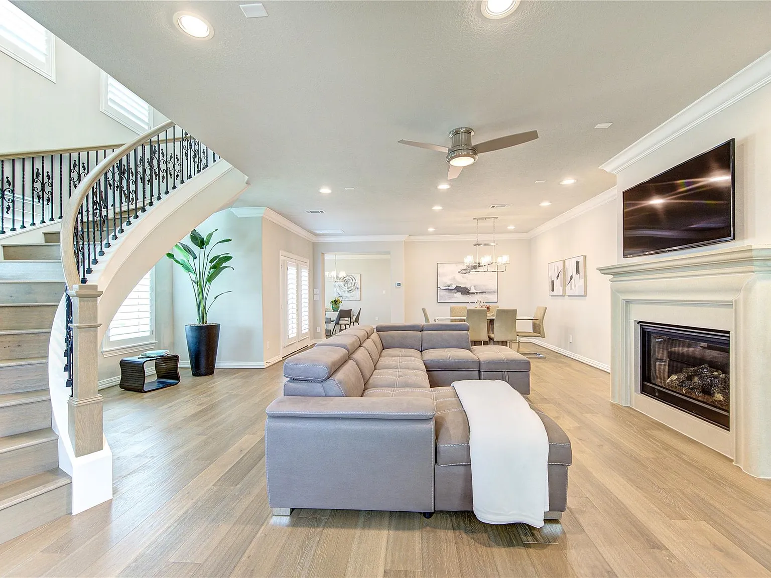 3 bed, 3.5 bath, 2892 sqft, $5,500 — Photo 4