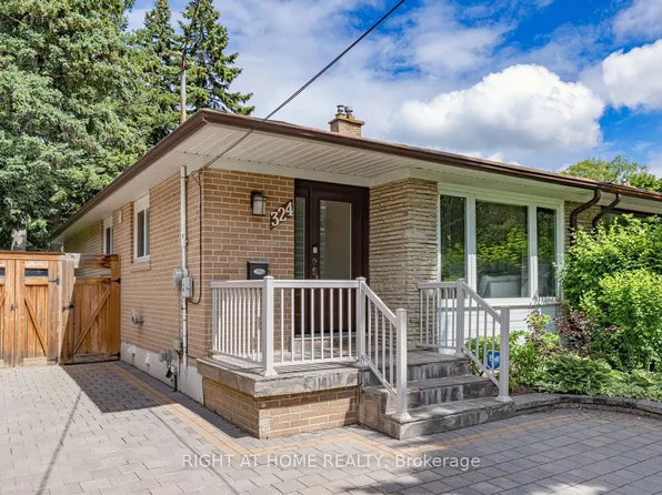 324 Woodsworth Rd, Toronto, ON M2L 2T6