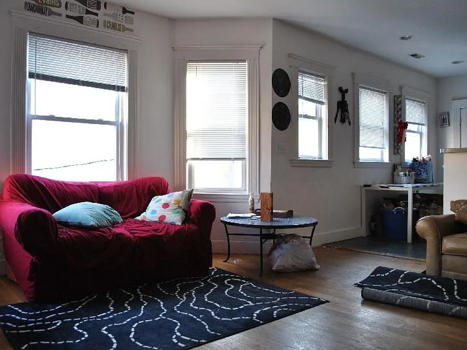 51 Gardner St #2