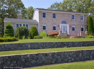 16 Rollingwood Dr, Johnston, RI 02919