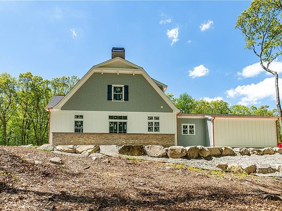 5th image of 486 Greenbush Rd