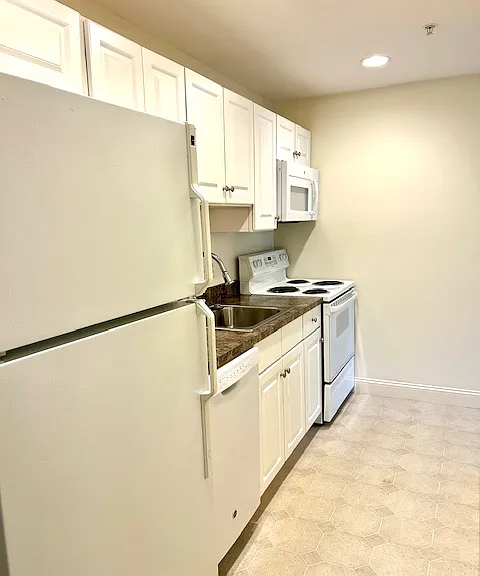 Warner Woods Apartments — Photo 6