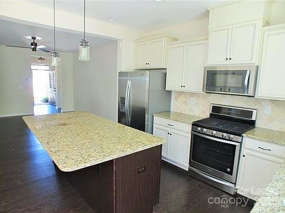 5th image of 9453 Glenburn Ln #115