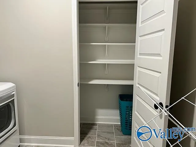 136 Gardencove Cir — Photo 42