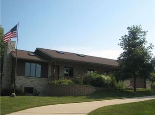 101 N Sales Ave UNIT B, Anamosa, IA 52205