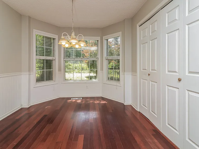 2249 June Ct SW — Photo 10