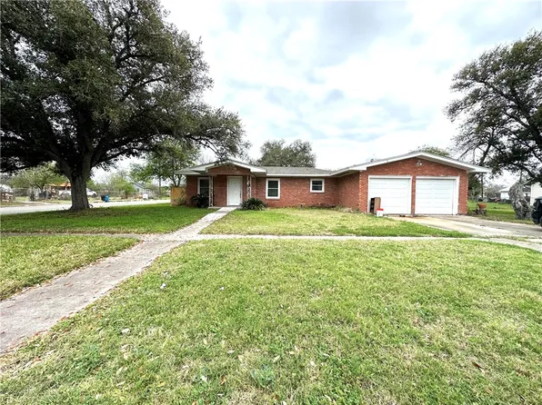 620 E Borden St, Sinton, TX 78387