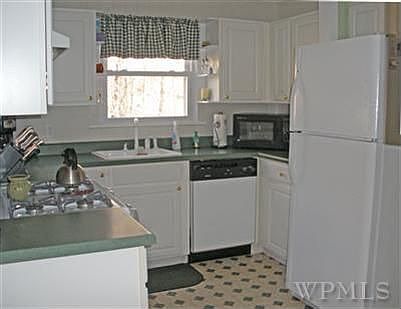 4th image of 20 Livonia Dr