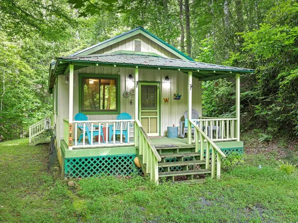 180 Valley Ln, Bryson City, NC 28713