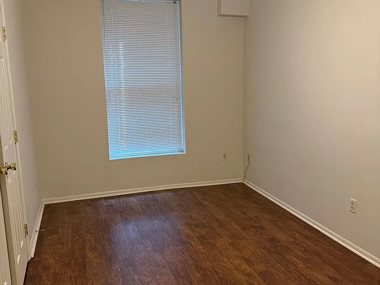 313 N Market St — Photo 13