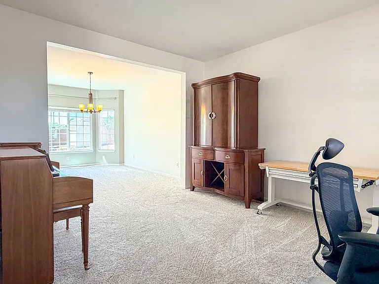 9794 Newcastle Dr — Photo 21