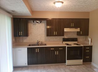 732 Lakeview Dr, Cortland, OH